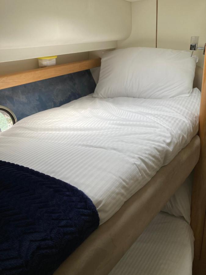 Entire Boat At St Katherine Docks 2 Available Select Using Room Options London Eksteriør bilde