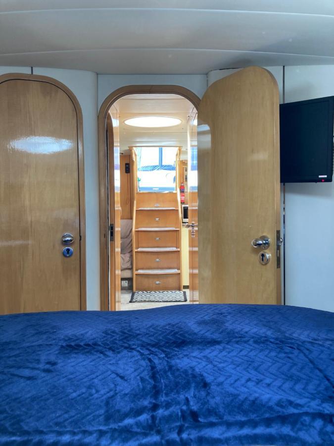 Entire Boat At St Katherine Docks 2 Available Select Using Room Options London Eksteriør bilde