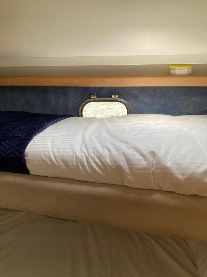 Entire Boat At St Katherine Docks 2 Available Select Using Room Options London Eksteriør bilde
