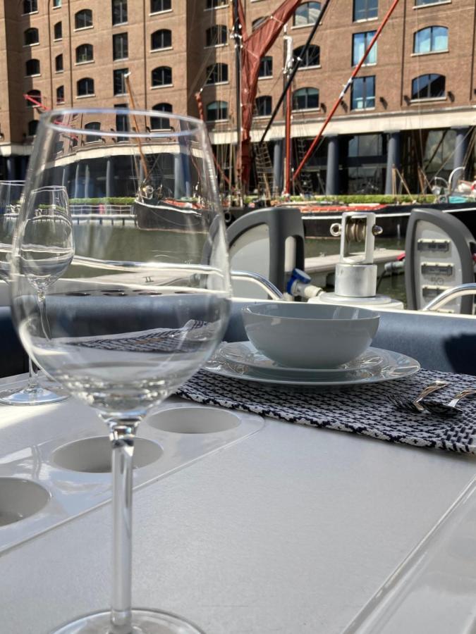 Entire Boat At St Katherine Docks 2 Available Select Using Room Options London Eksteriør bilde