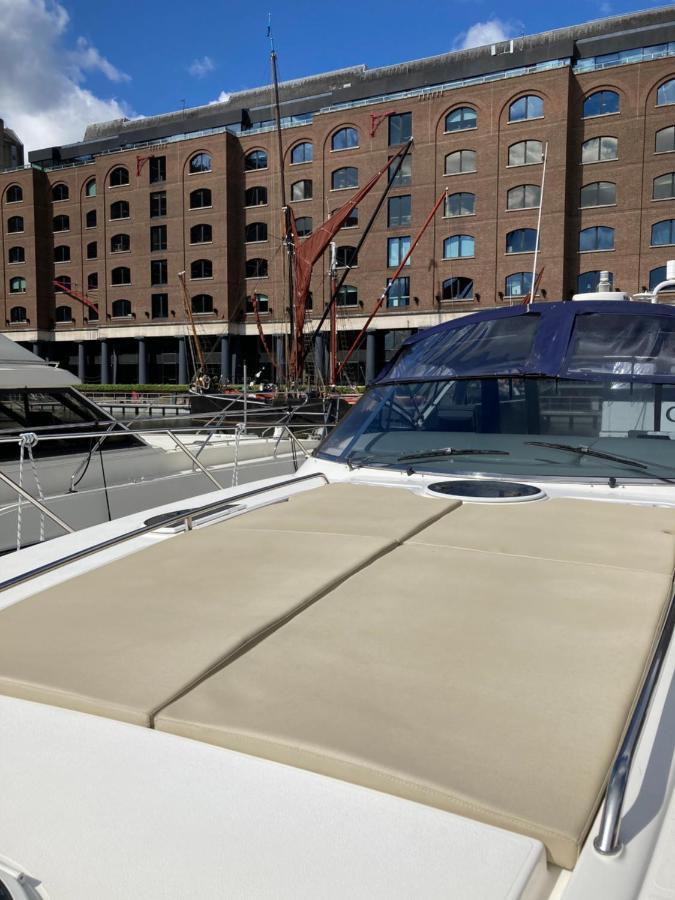 Entire Boat At St Katherine Docks 2 Available Select Using Room Options London Eksteriør bilde
