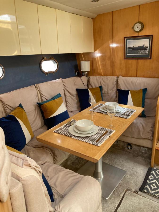 Entire Boat At St Katherine Docks 2 Available Select Using Room Options London Eksteriør bilde