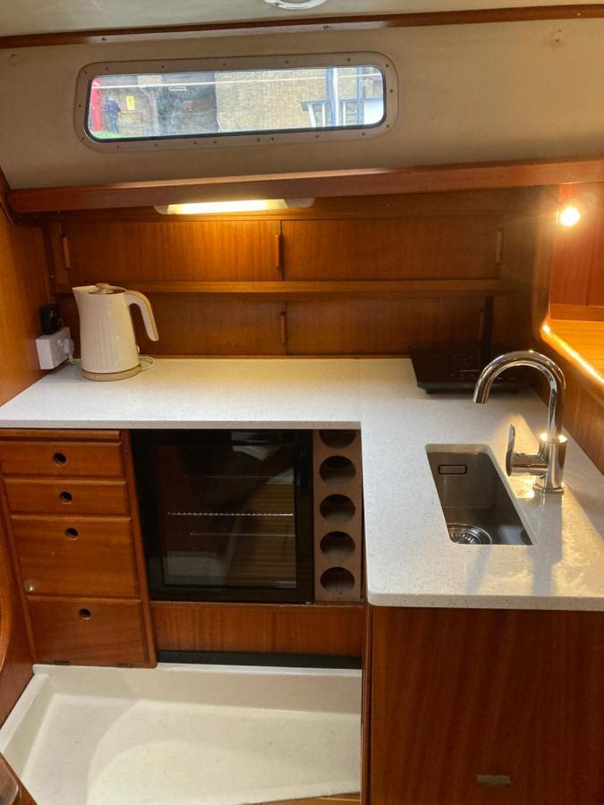 Entire Boat At St Katherine Docks 2 Available Select Using Room Options London Eksteriør bilde