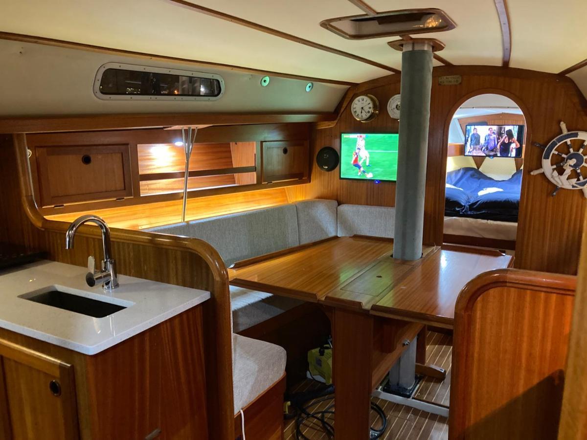 Entire Boat At St Katherine Docks 2 Available Select Using Room Options London Eksteriør bilde