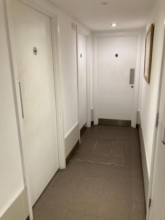 Entire Boat At St Katherine Docks 2 Available Select Using Room Options London Eksteriør bilde