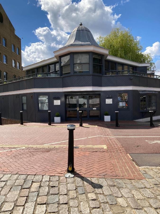 Entire Boat At St Katherine Docks 2 Available Select Using Room Options London Eksteriør bilde