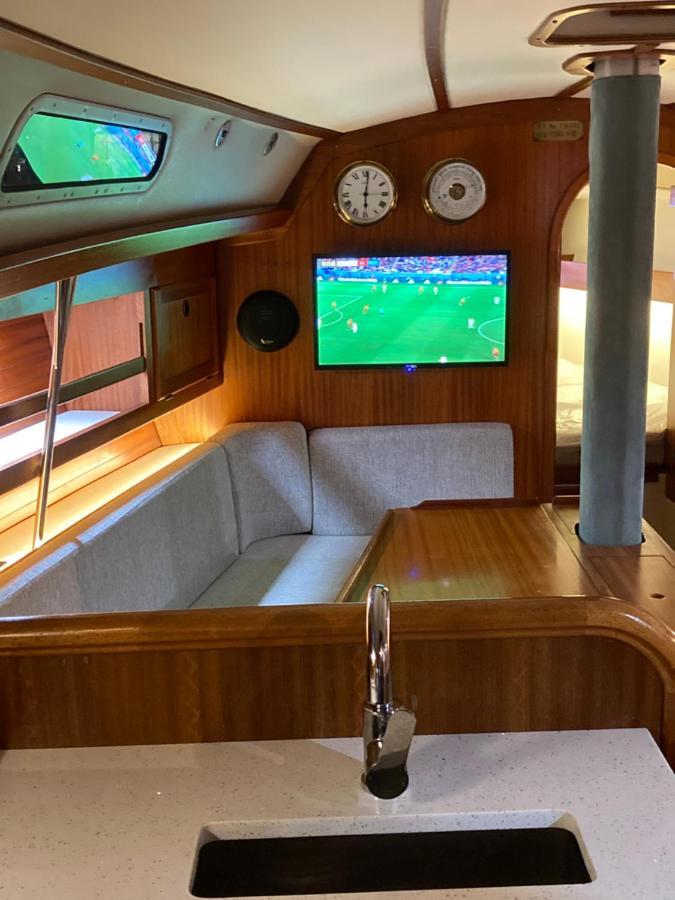 Entire Boat At St Katherine Docks 2 Available Select Using Room Options London Eksteriør bilde