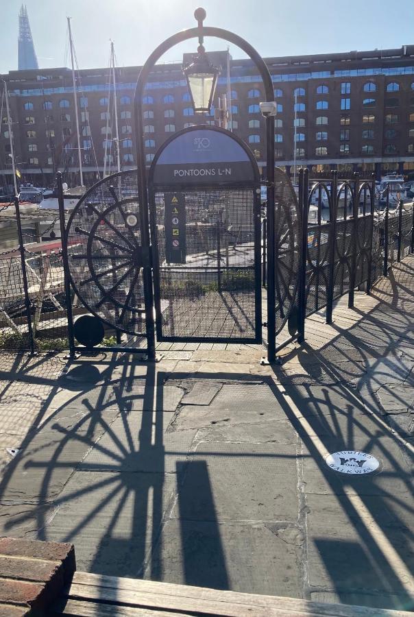 Entire Boat At St Katherine Docks 2 Available Select Using Room Options London Eksteriør bilde