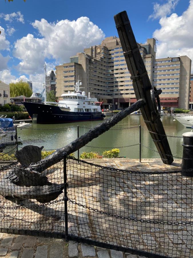 Entire Boat At St Katherine Docks 2 Available Select Using Room Options London Eksteriør bilde