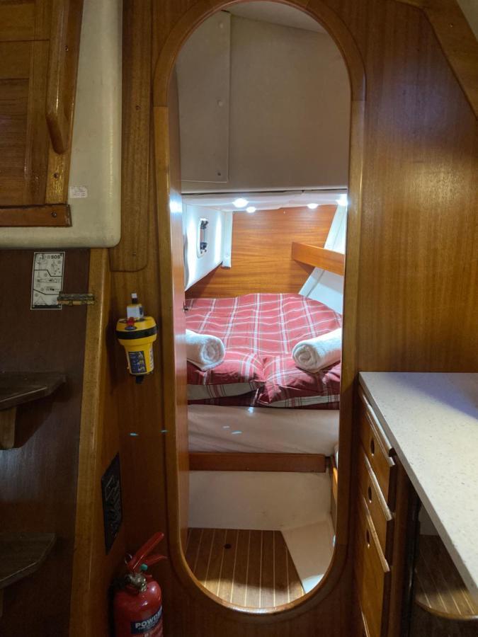 Entire Boat At St Katherine Docks 2 Available Select Using Room Options London Eksteriør bilde